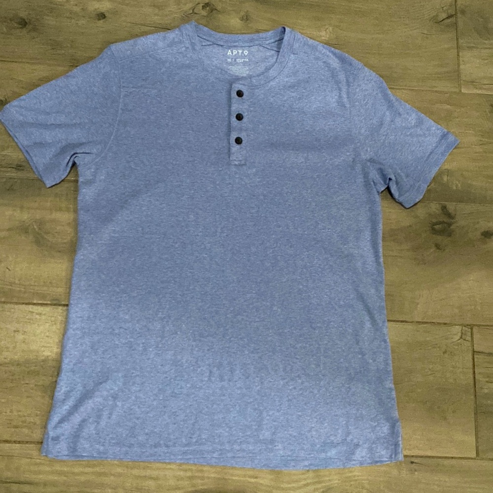 Mens Apt 9 Medium light blue short sleeve shirt